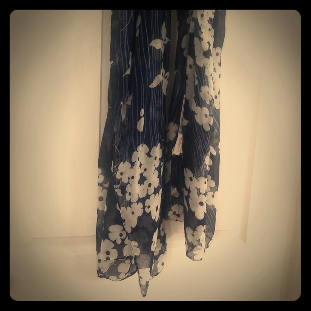 Charming Charlie scarf